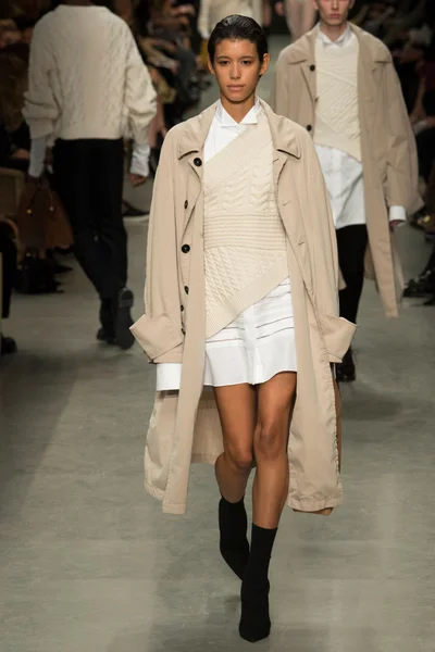 Look 11